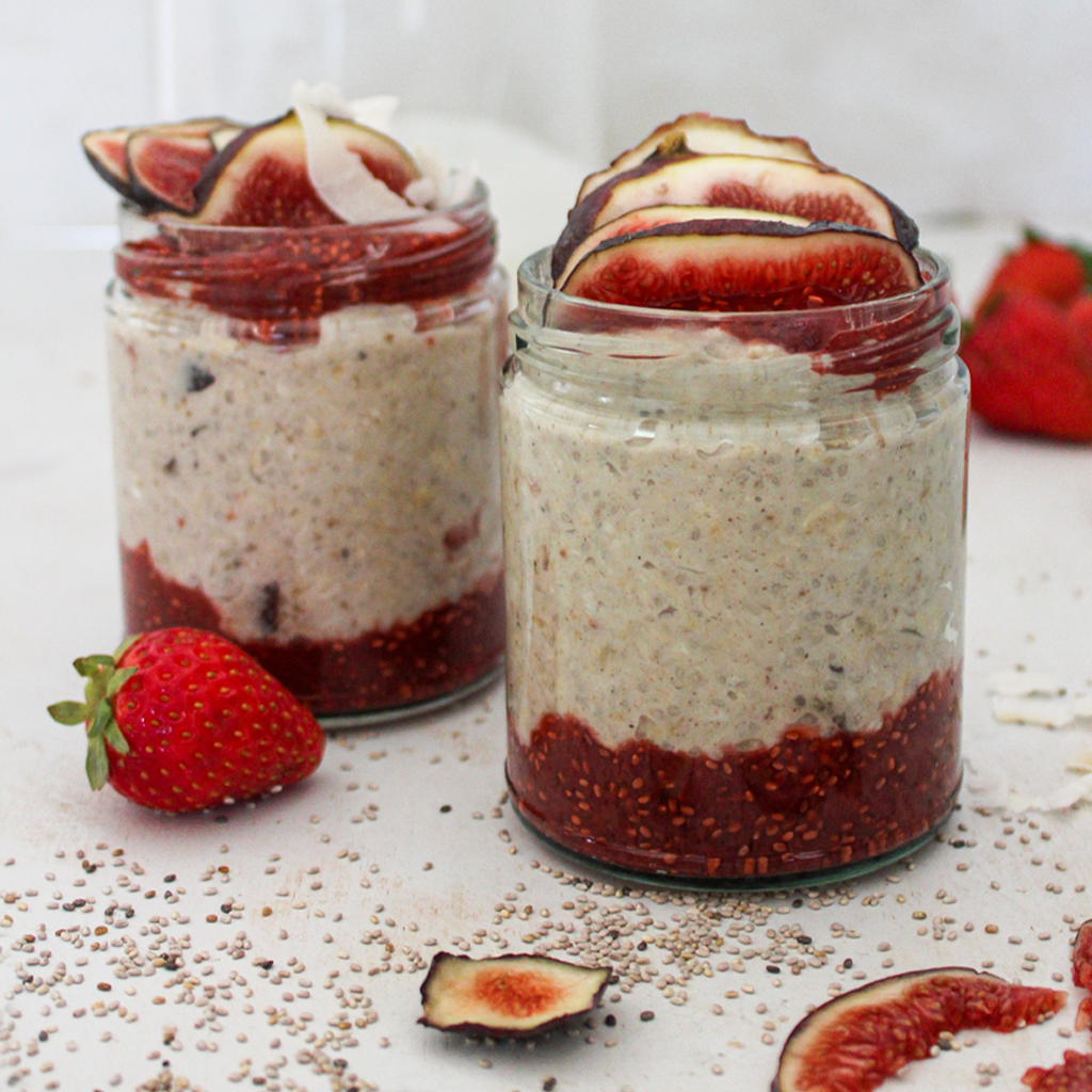 Fig & Strawberry yogurt overnight oats