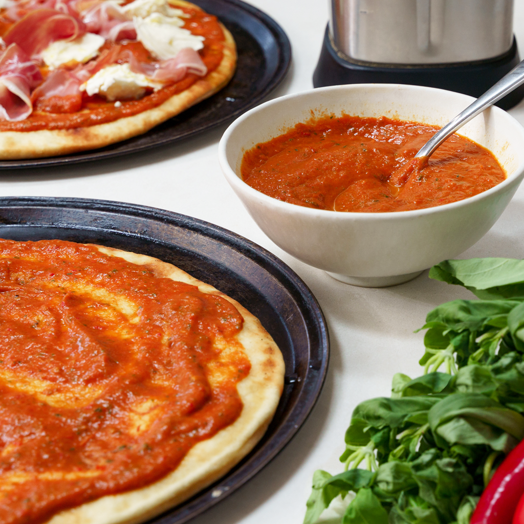 Fresh and easy blender pizza sauce